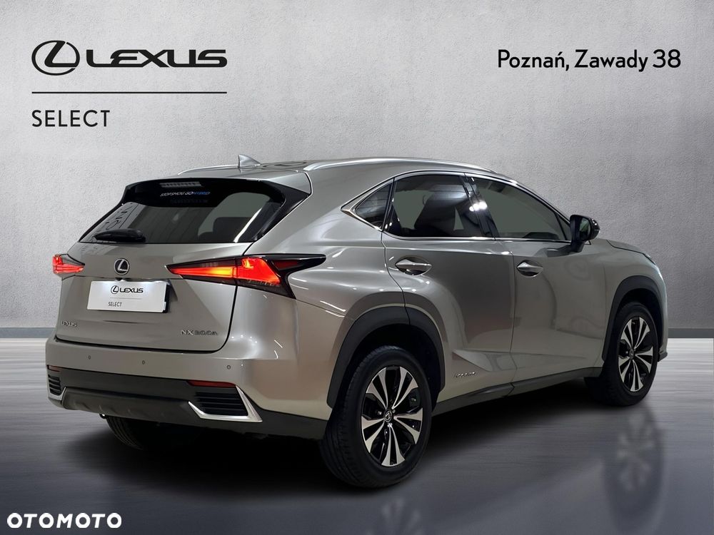 Lexus NX 300h F Impression AWD - 2