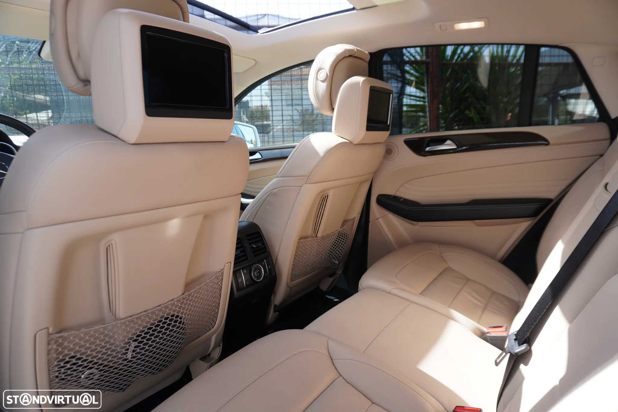 Mercedes-Benz GLE 350 d 4Matic 9G-TRONIC AMG Line - 33