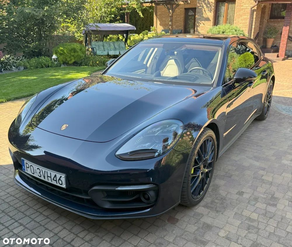 Porsche Panamera - 1