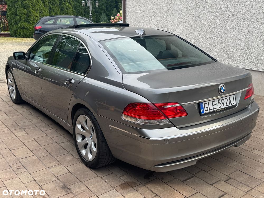 BMW 7 Series 2005 photo 2