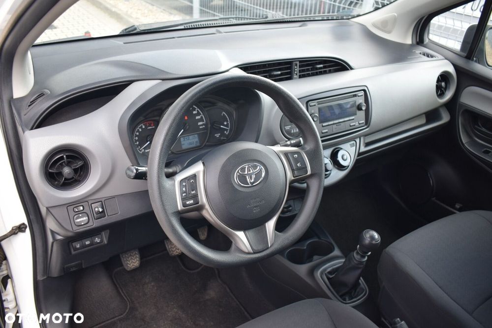 Toyota Yaris - 12