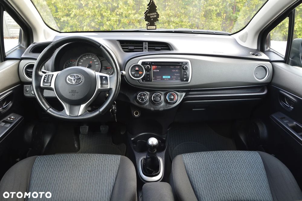 Toyota Yaris 1.0 Premium - 19