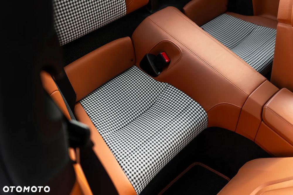 Porsche 911 Turbo - 24