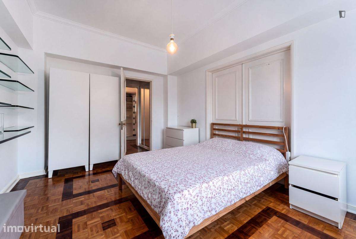 Quarto - localizado em Telheiras Lisbon - Grande imagem: 2/8