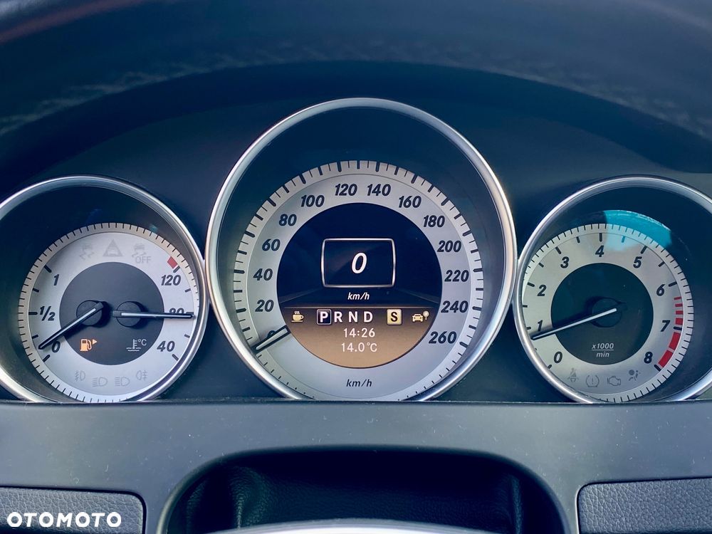 Mercedes-Benz Klasa C 180 CGI Automatik BlueEFFICIENCY Avantgarde - 40