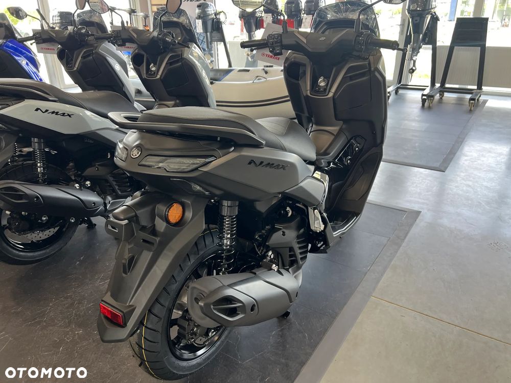 Yamaha NMAX - 12