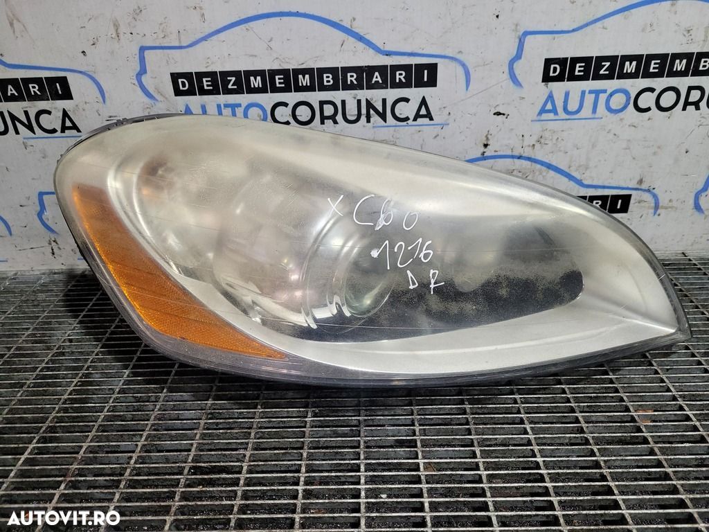 Far Dreapta Volvo XC60 2008 - 2013 SUV 4 Usi (1216) Xenon - 1