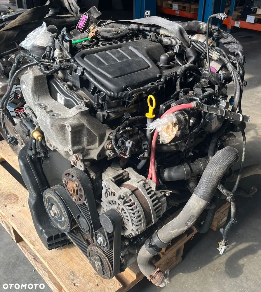 Silnik Vivaro Trafic 1.6 dCi R9M 450  15r E6 kompletny - 1
