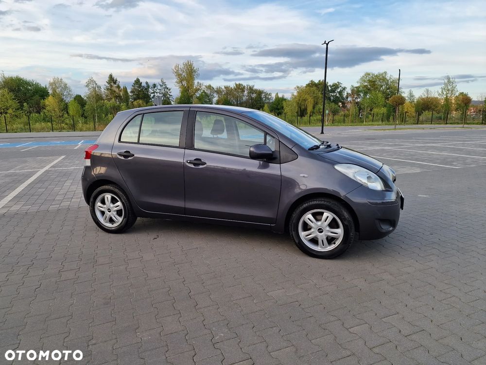 Toyota Yaris 1.0 Premium - 35