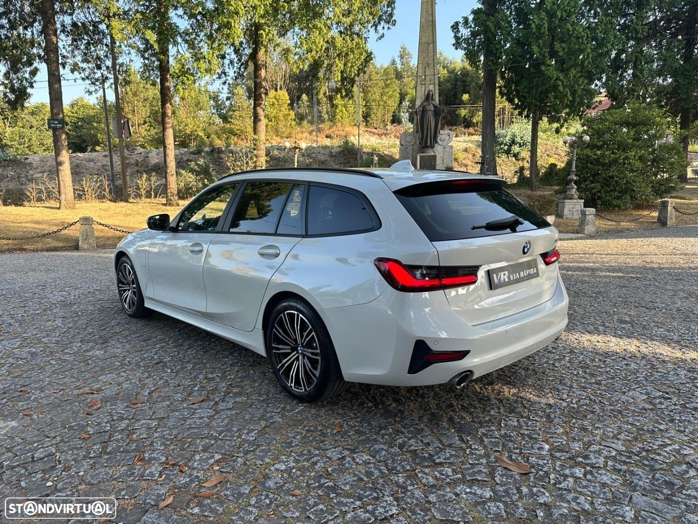 BMW 330 e Touring Corporate Edition Auto - 28