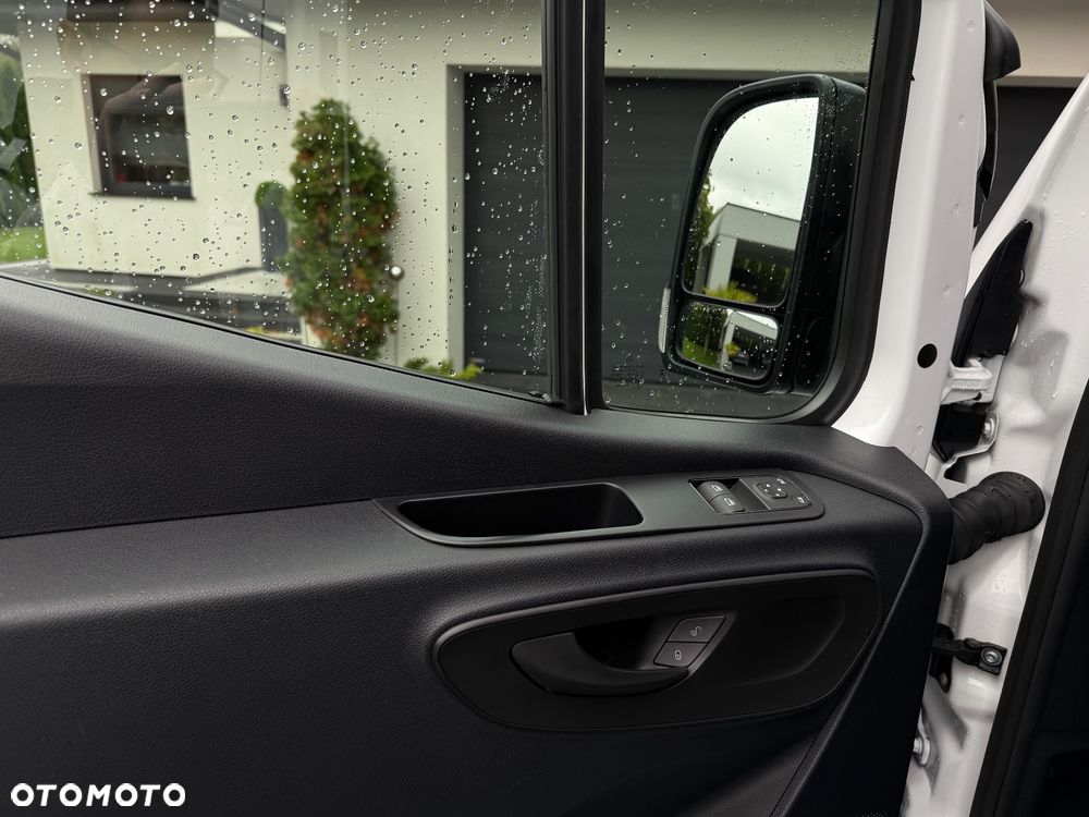 Mercedes-Benz Sprinter 317 - 17