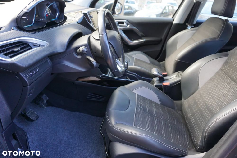 Peugeot 2008 1.2 Pure Tech Allure S&S - 8