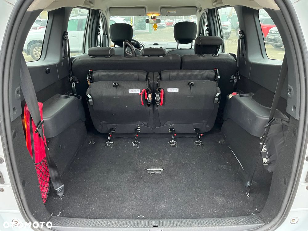 Dacia Lodgy 1.6 SCe Laureate S&S - 24