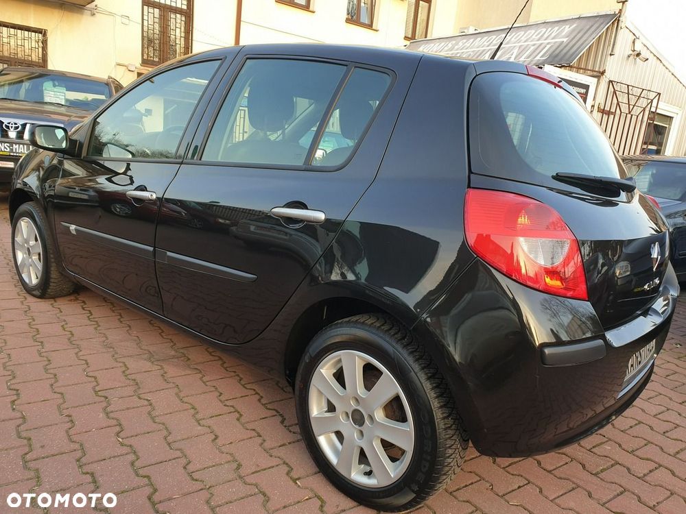 Renault Clio 1.2 16V 75 Expression - 9