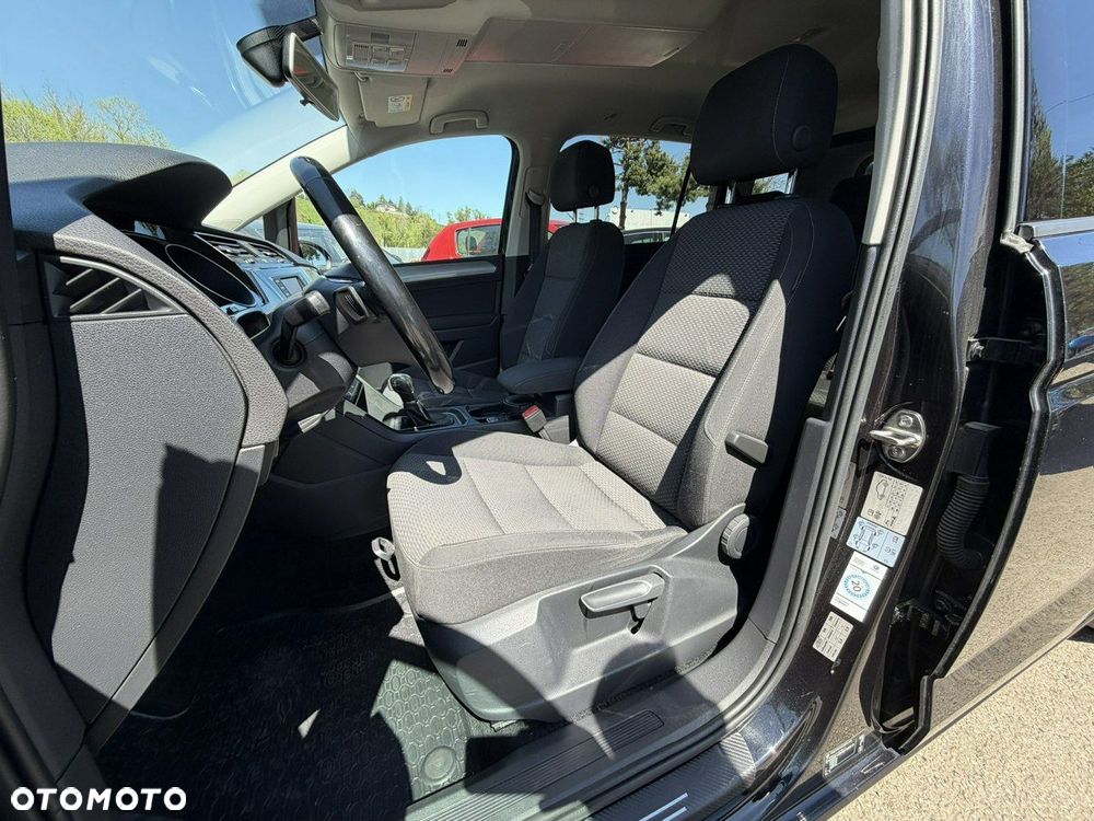 Volkswagen Touran - 14