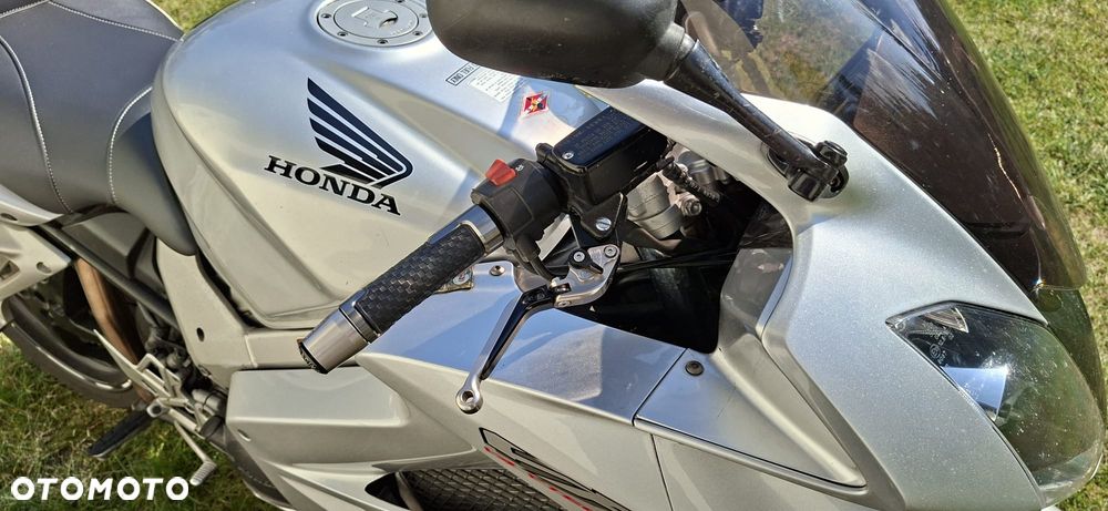 Honda VFR - 8