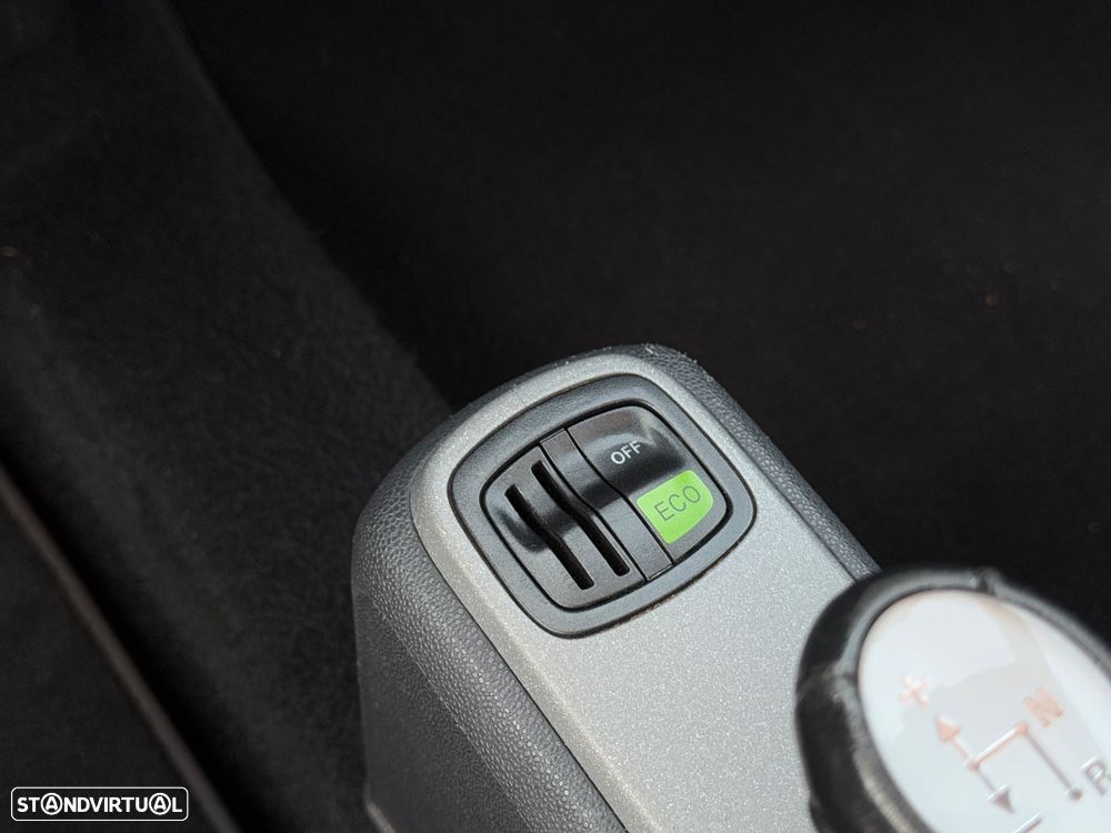 Smart ForTwo Coupé ver-1-0-mhd-passion-71-softouch - 13