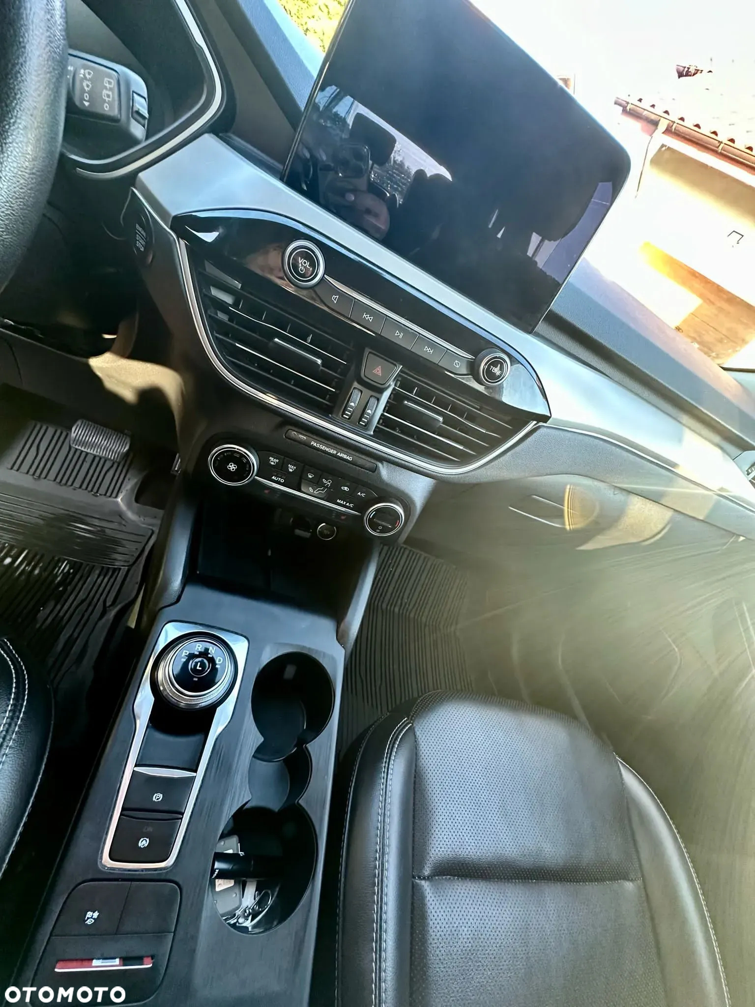 Ford Kuga 2.5 FHEV FWD Titanium - 19