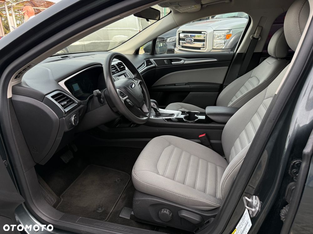 Ford Fusion - 9