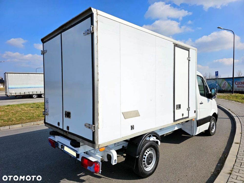Mercedes-Benz Sprinter - 12