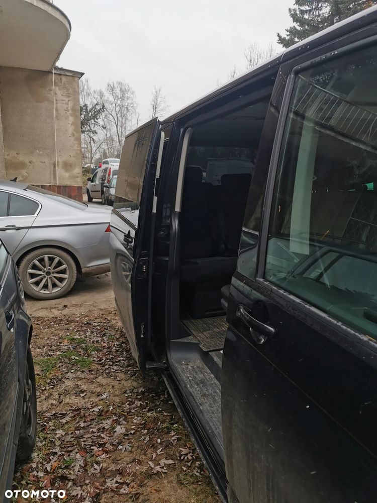Volkswagen Multivan - 23