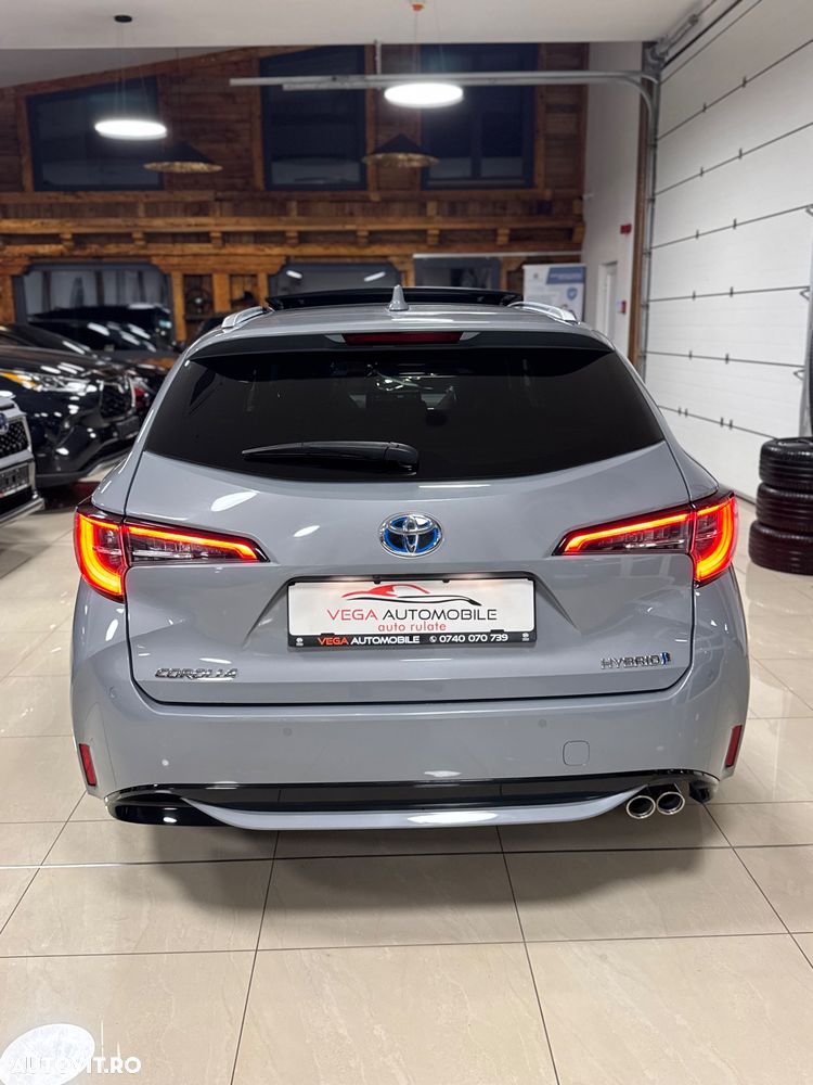 Toyota Corolla 2.0 HSD Exclusive Plus GR Sport Bi-Tone - 40