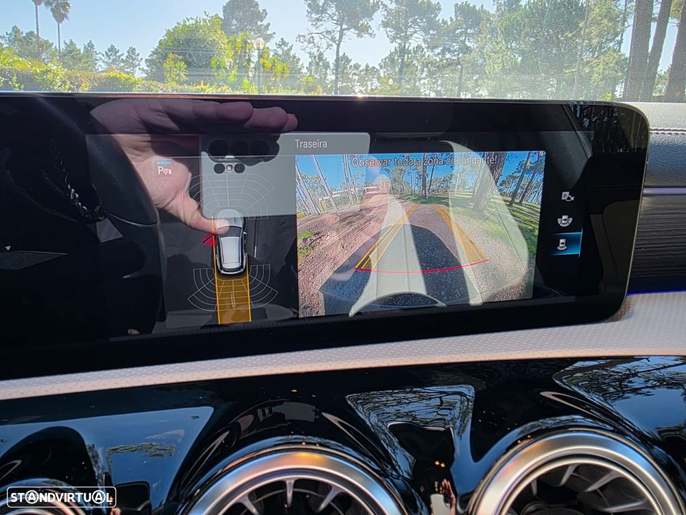 Mercedes-Benz CLA 250 e 8G-DCT - 11