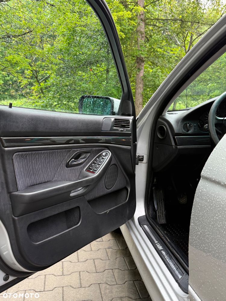 BMW Seria 5 - 11