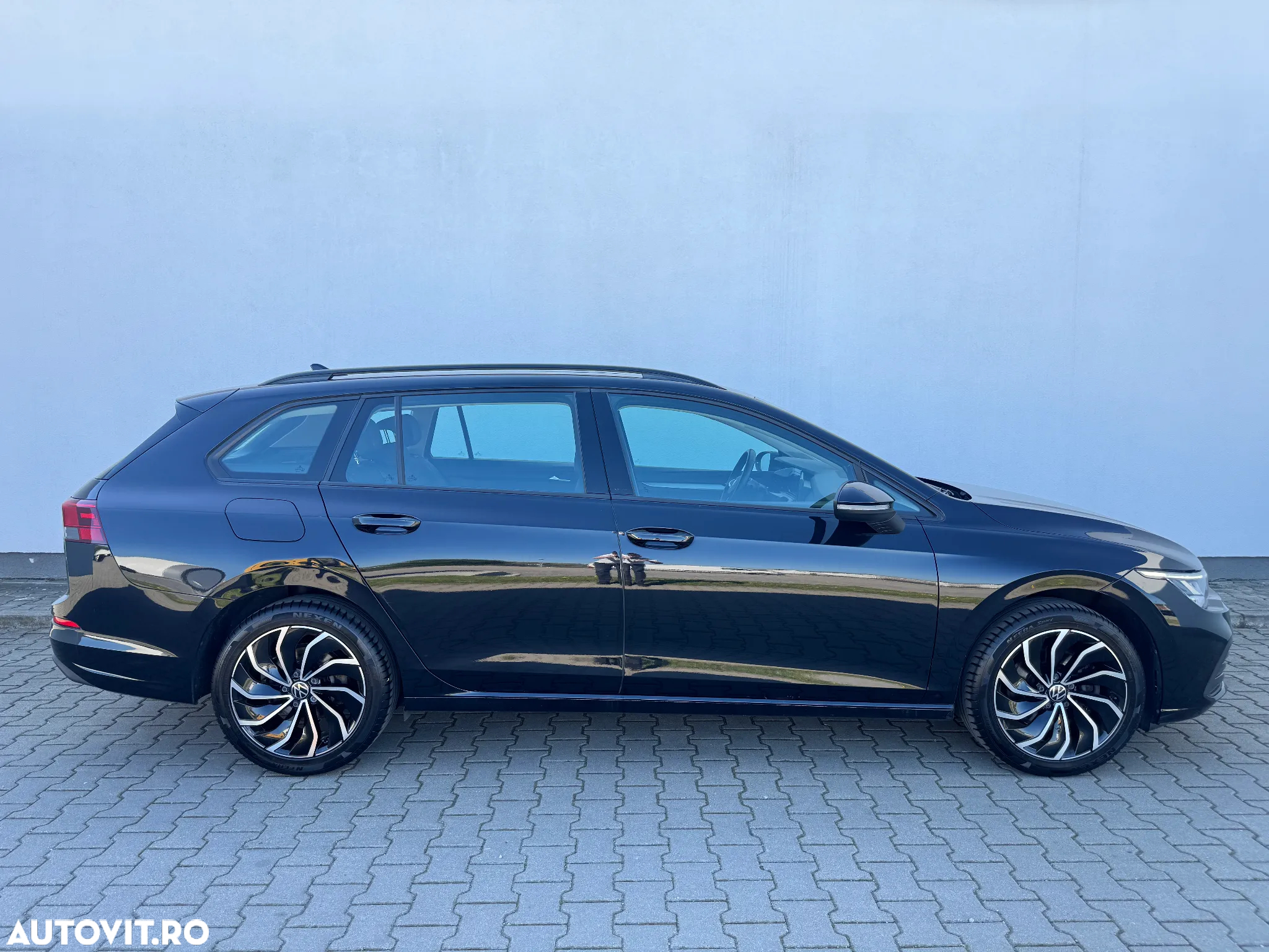 Volkswagen Golf Variant 2.0 TDI DSG Life - 3