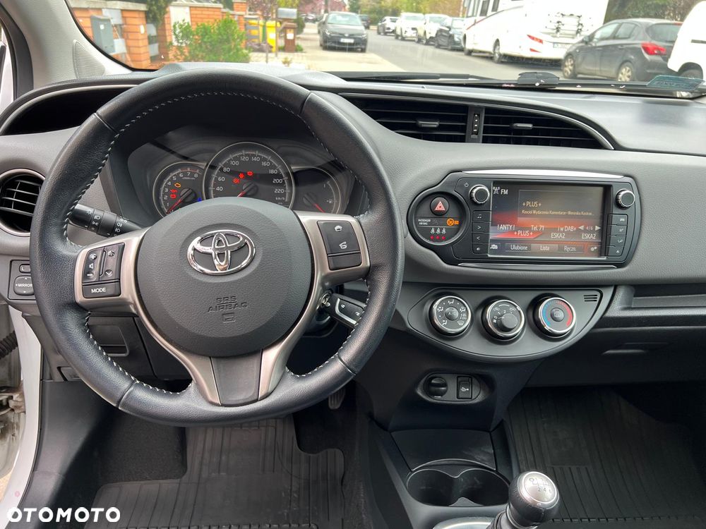 Toyota Yaris 1.33 Premium EU6 - 9