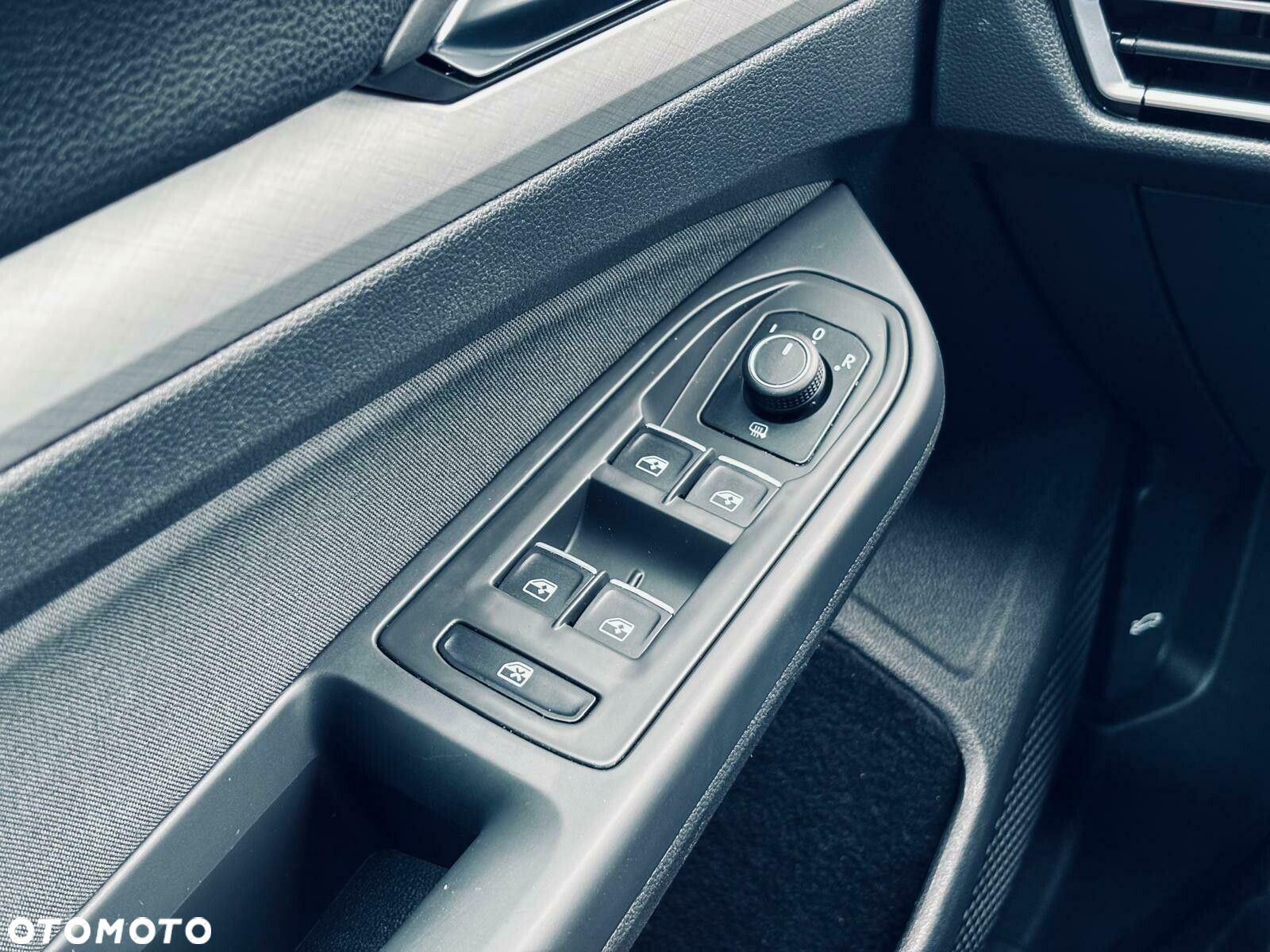 Volkswagen Golf VIII 1.5 TSI EVO Life - 33