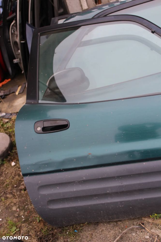 DRZWI LEWY LUB PRAWY PRZÓD TOYOTA RAV 4 I 3D - 2