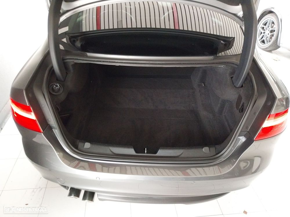 Jaguar XE 2.0 D R-Sport Aut. - 12