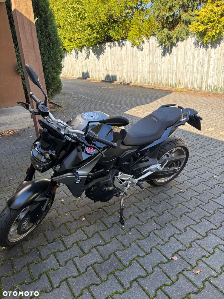 BMW F