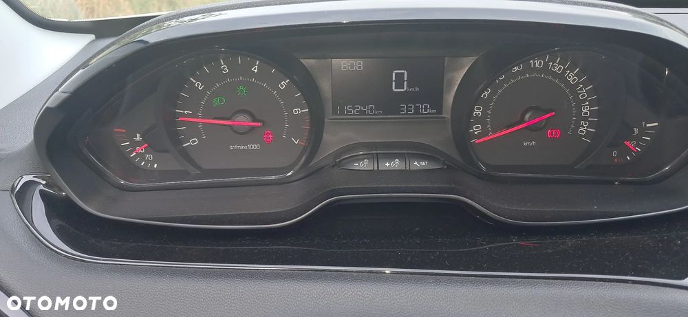 Peugeot 208 - 7