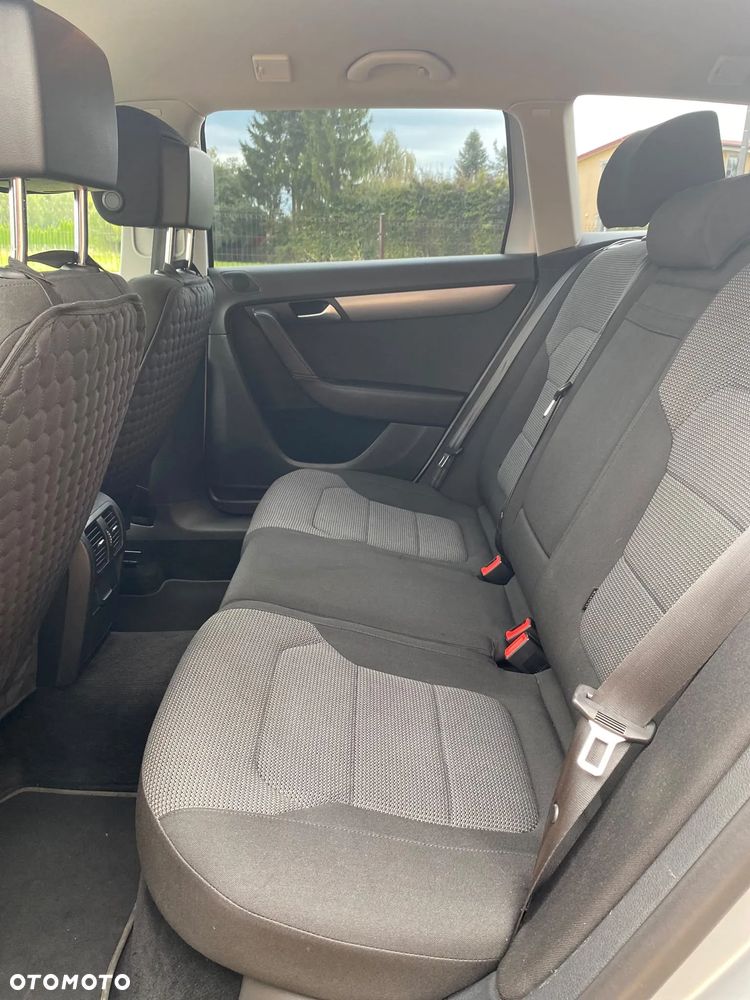 Volkswagen Passat - 15
