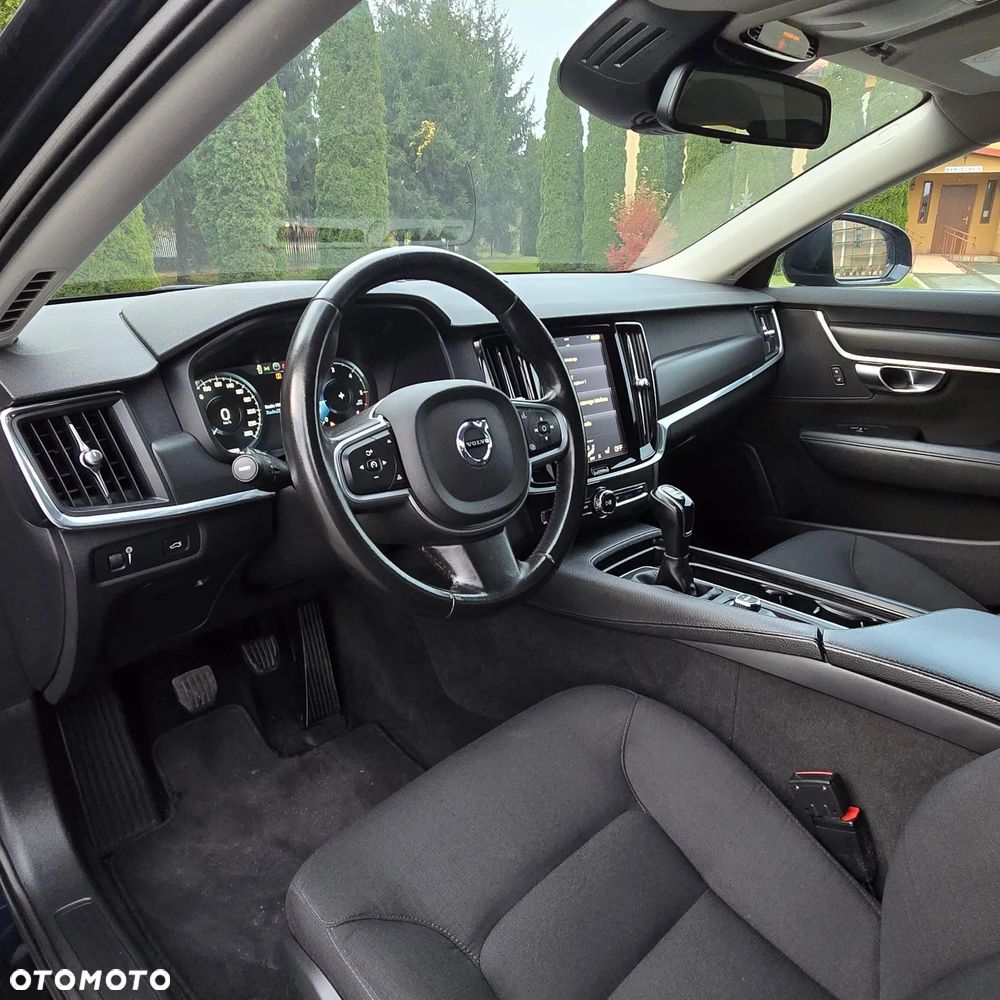 Volvo V90 D3 Momentum Pro - 25