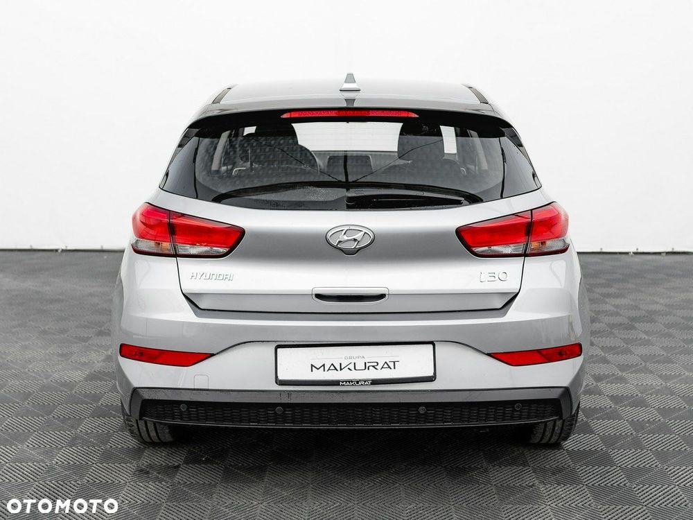 Hyundai i30 1.5 DPI Classic + - 11
