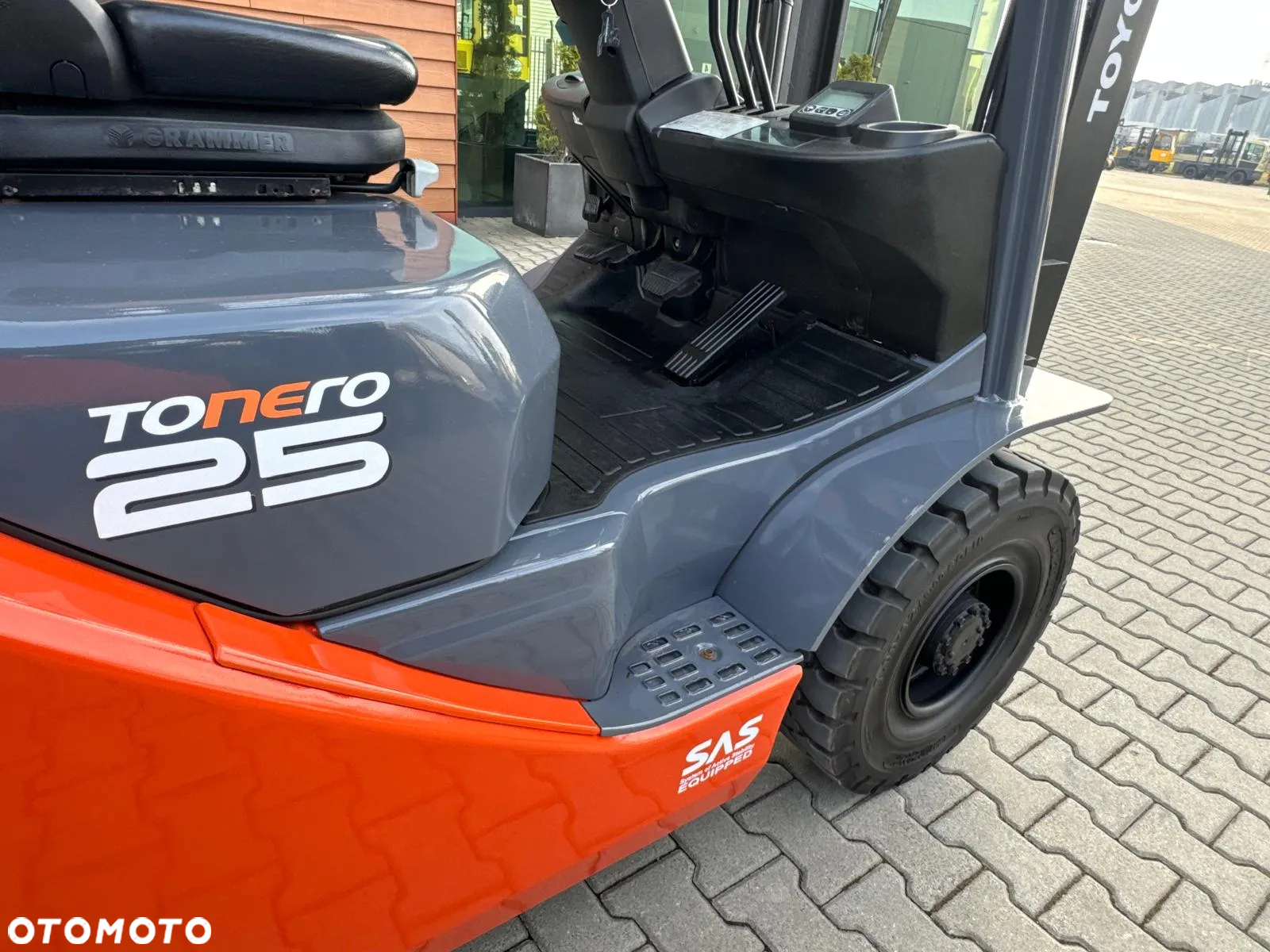 Toyota Toyota 02-8FGF25 / TRIPLEX 4300 mm / LPG / Jak nowa / 2018 rok - 18