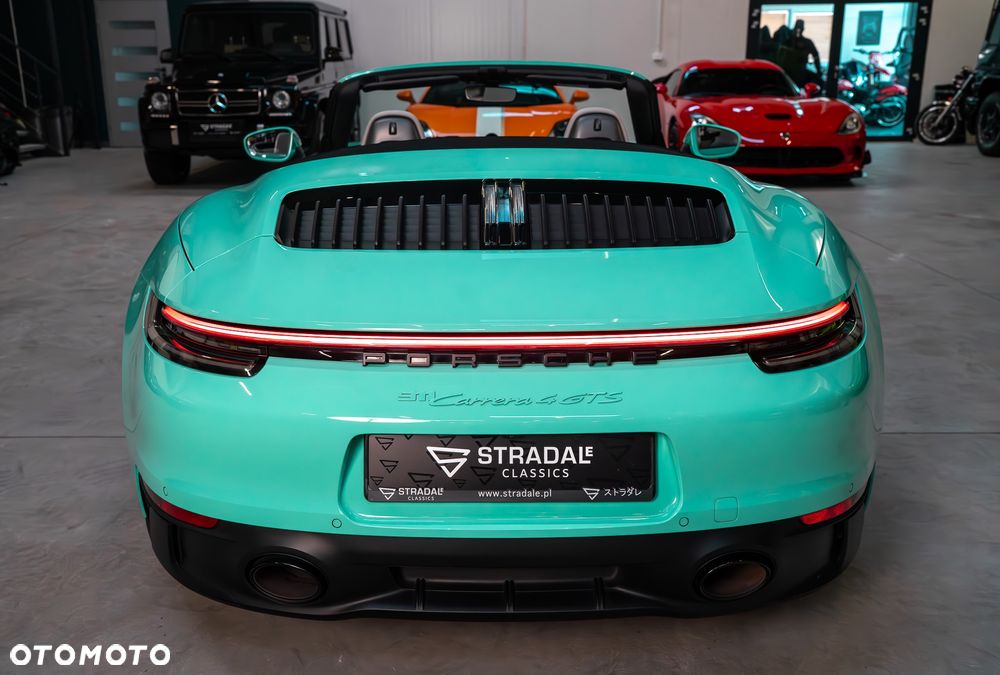 Porsche 911 Carrera 4 GTS - 7