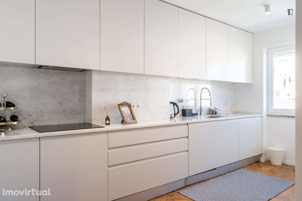 Apartamento com 2 quartos - localizado em Benfica Lisbon - Grande imagem: 2/31