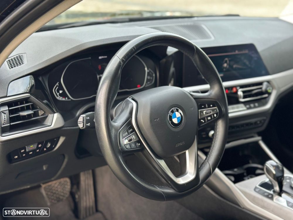 BMW 330 e Line Luxury Auto - 28