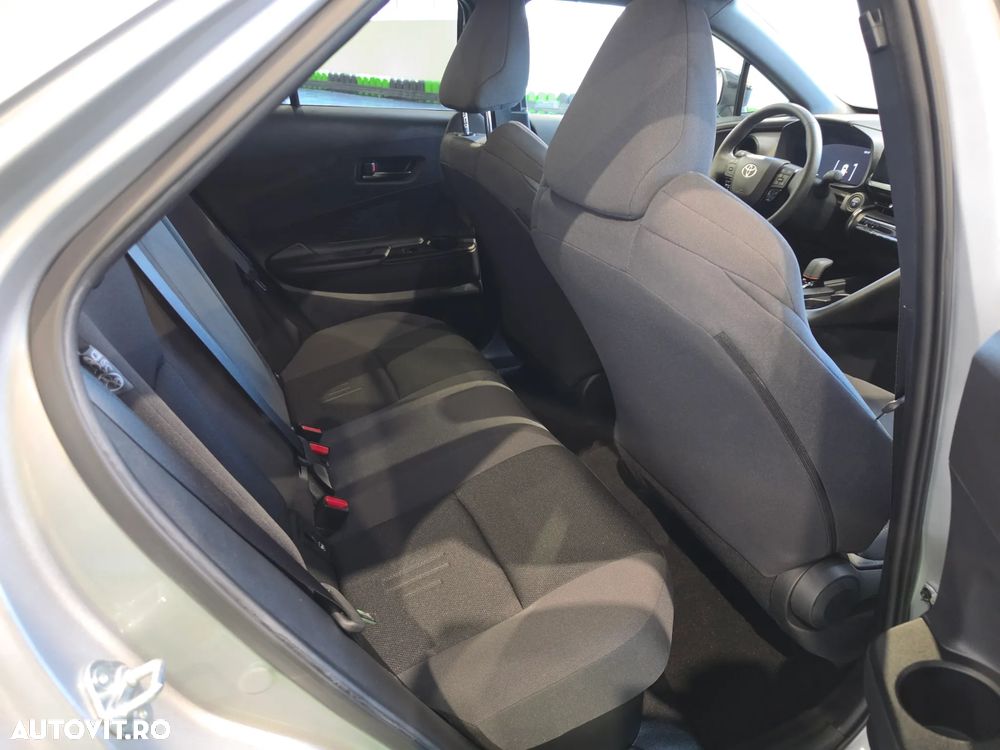 Toyota C-HR 1.8 Hybrid Team Deutschland - 19