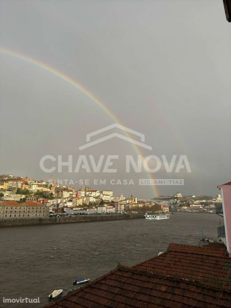 Moradia completamente reconstruída na Ribeira de Gaia - Grande imagem: 5/25