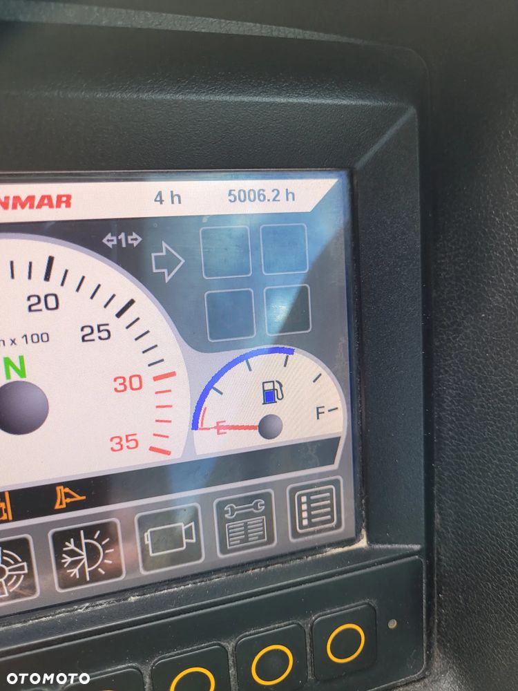 Yanmar B110W / ROTOTILT ze szczypcami / przyczepa / - 22