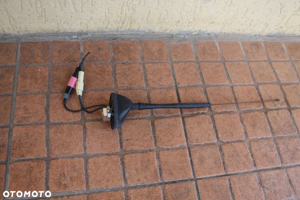 ANTENA MITSUBISHI OUTLANDER I - 1