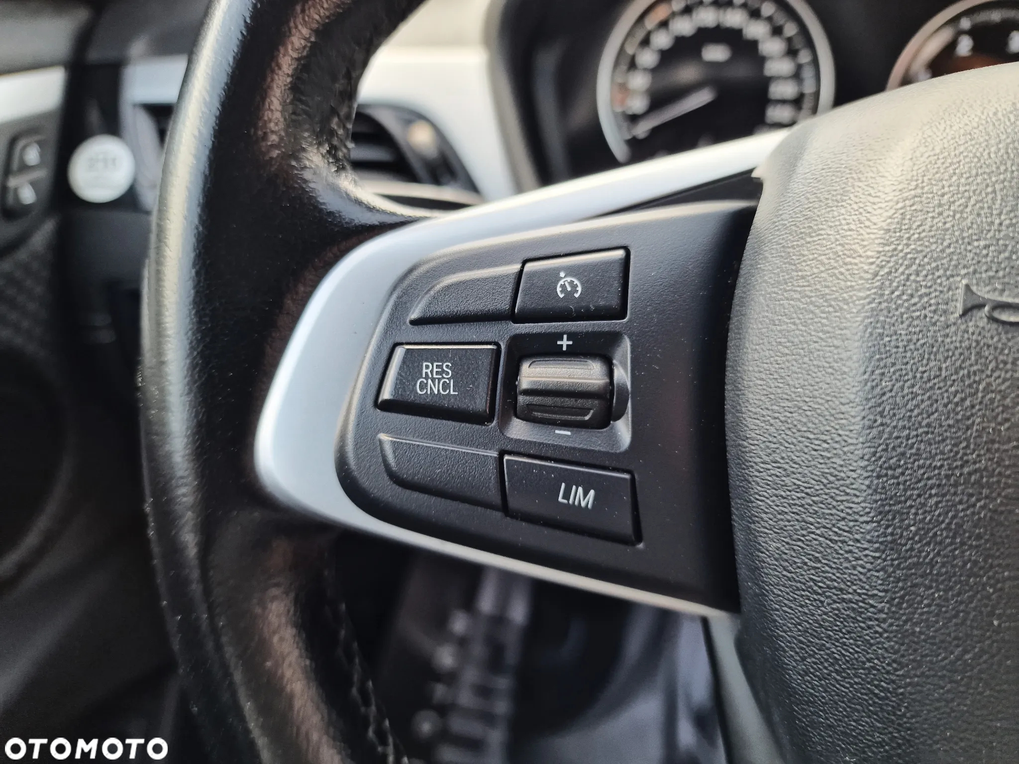 BMW X2 sDrive18d Advantage Plus - 31