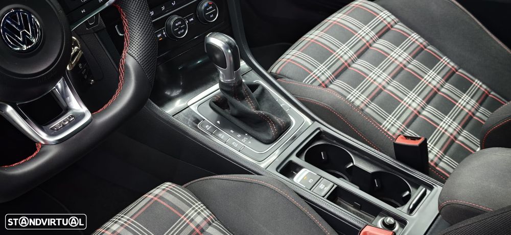 VW Golf - 46