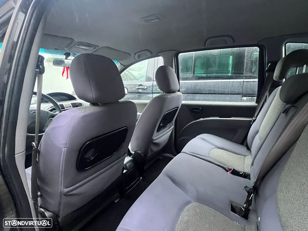 Hyundai Matrix 1.5 CRDi VGT Active - 6