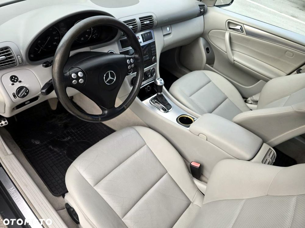 Mercedes-Benz Klasa C 230 7G-TRONIC Avantgarde Sport Edition + - 16